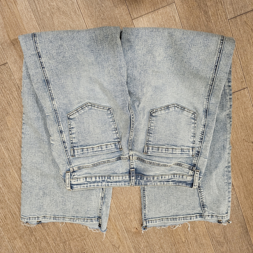 Kut from the Kloth High Rise Wide Leg Jean; EUC; Size 10 - Picture 7 of 7